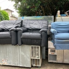 【商談成立】義務用冷蔵庫やソファなどを回収の画像