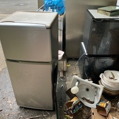【商談成立】義務用冷蔵庫やソファなどを回収の画像
