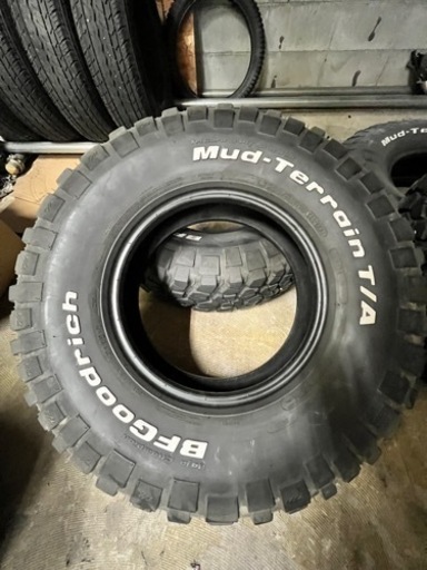 BF Goodrich MT KM2 廃盤　ホワイトレター　255/85r15