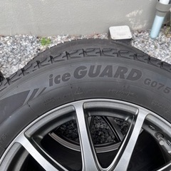 17インチスタッドレスタイヤホイール付きの画像