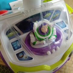 バズ・ライトイヤーの乗り物の画像