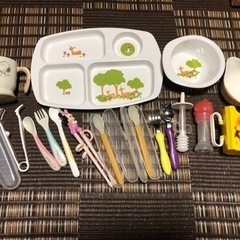 コンビ　マグマグ、食器セット、お弁当用品、離乳食保存容器、搾乳器などの画像