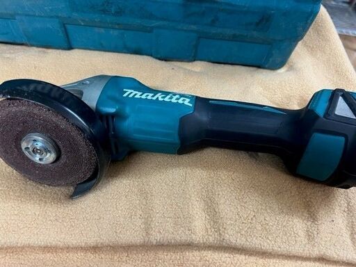 マキタ 充電式ディスクグラインダ 14.4V ケース付き GA403DN 充電器無 USED品現状にて 引取のみ！