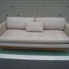 A&W Fine Furniture ソファー 3人掛け Hong Kong 海外 60万円で購入 中古品 近く無料配送の画像