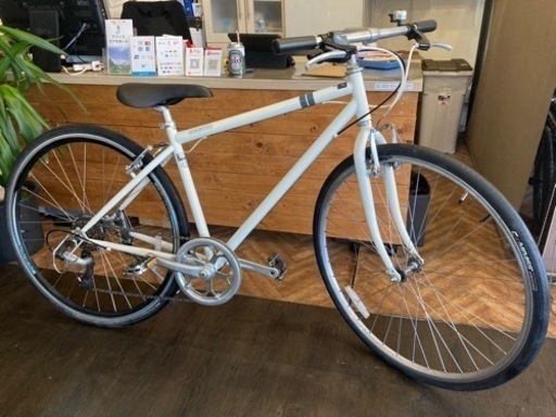 【前輪タイヤ・前輪チューブ新品！】8段変速　700×28cクロスバイク　ホワイト
