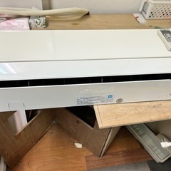 FUJITSU 冷暖房エアコン 5.6k 取引中です標準の設置まで込みです。