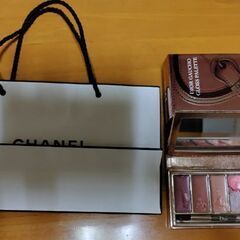 【最終価格✨特価2点】Diorグロスパレット、CHANELショッパーの画像