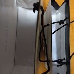 【お値下げ✨CHANEL3点】ファンデーションSAMPLE、ショッパー2Pの画像