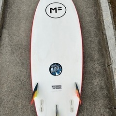 フィン付き　サーフボード　スポンジボード　サーフィン　初心者　の画像