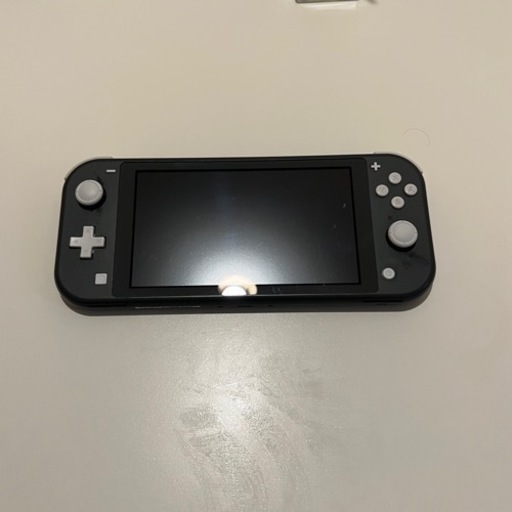 今週末限定　美品　Nintendo Switch lite 4種ソフト