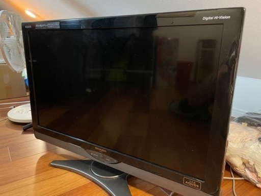 シャープ　AQUOS 32型　液晶カラーテレビ　2010年製