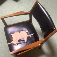 カリモク60 1シーター　座面に破れありの画像