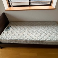 シングルベッド（マットレス込み）譲ります🌈