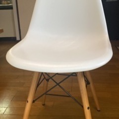 素晴らしいコンディションのダイニングチェア。 小傷あり。 ピックアップ 東中野駅の画像