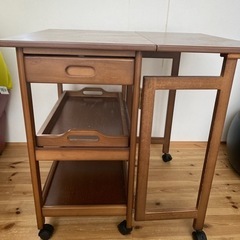 【本日5/24引取りの場合無料】ニトリ　デスクの画像