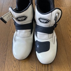 シンプソン　ブーツ