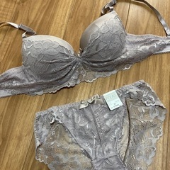 新品・未使用 ブラ&ショーツ D70の画像