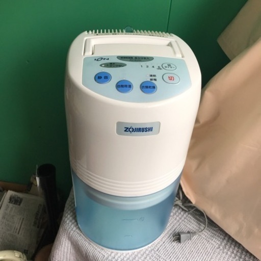 象印　イオン除湿乾燥機