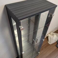 ガラスショーケースの画像