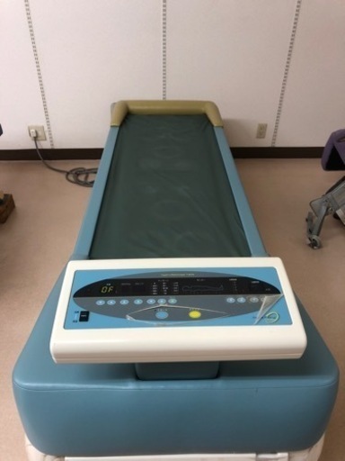 医療用　腰・首の牽引機　ウォーターベッド