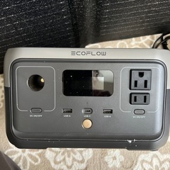 ポータブル電源　ソーラーパネル4枚付き(ケース付き)