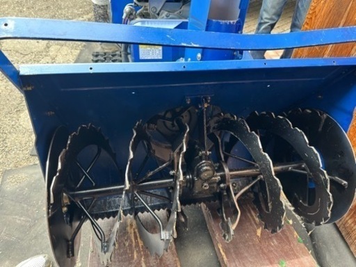 中型除雪機　12馬力