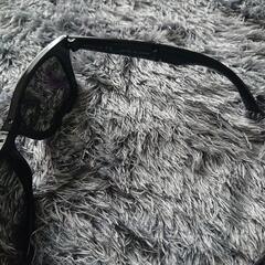 折り畳みサングラス  ユニクロの画像