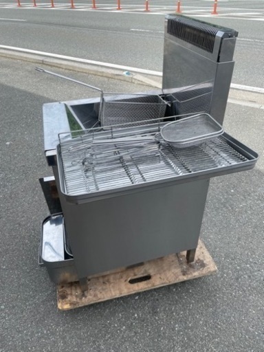 ■中古品 タニコーガスフライヤー LPガス 2022年 TGFL-B43C-U 動作問題なし 業務用フライヤー 厨房■