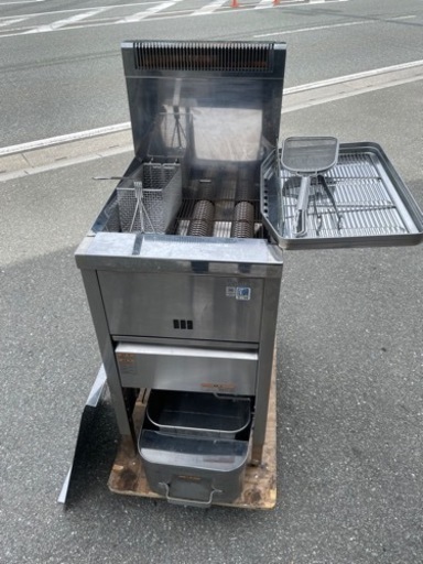 ■中古品 タニコーガスフライヤー LPガス 2022年 TGFL-B43C-U 動作問題なし 業務用フライヤー 厨房■