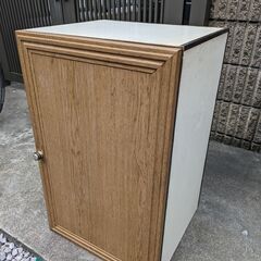 カラーボックス扉付き