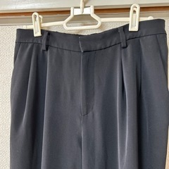 UNIQLO ドレープジョガーパンツ黒の画像