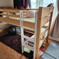 子どもが使っていたロフトタイプのベッドです。
