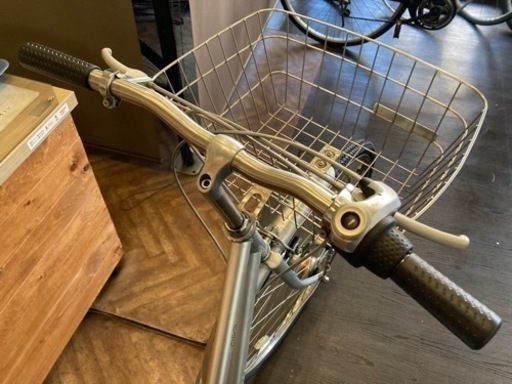 【前後タイヤ・チューブ新品！】LEDオートライト　内装3段　27インチ自転車　シルバー