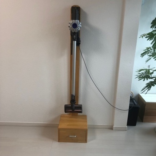 掃除機スタンド　Dysonなど