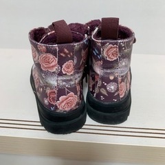 H＆M お花柄裏起毛ブーツの画像