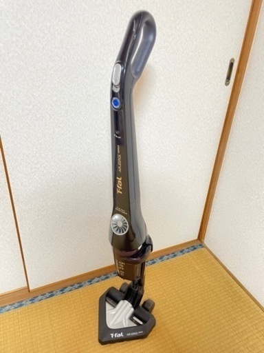 【決まりました】コードレス掃除機　【T-fal  AIR FORCE compact】6月中に引き渡し可能な方には3000円にお値下げいたします。