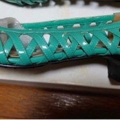 パンプス　24.5cm  ACQUA CALDA  グリーン　エナメルの画像