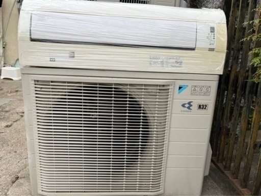 ダイキンエアコン　14畳用　2015年製　標準工事付