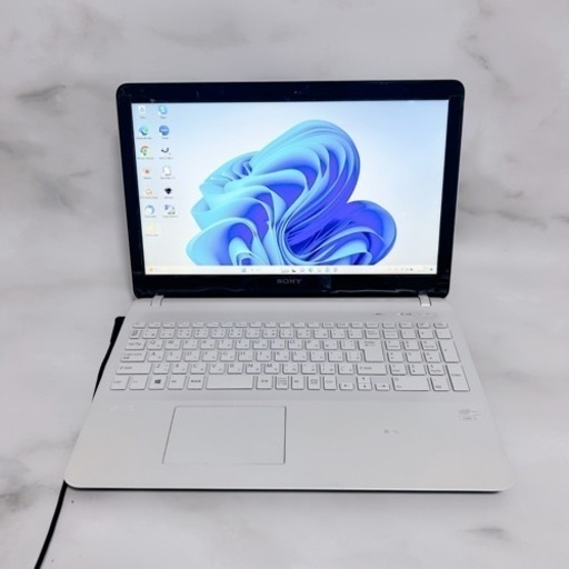 ノートPC VAIO Corei5 8GB Blu-ray Laptop Sony Vaio Core i5 SSD-256GB Ram-8GB Graf-2GB Win10