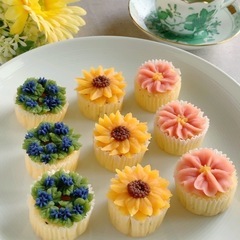 白あんで作る季節のお花「ひまわりカップケーキ／おはぎBOX」レッスンの画像