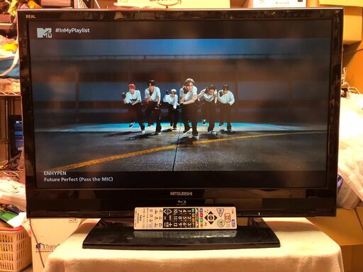 三菱REAL　32インチワイド　HDD内蔵録画機能付き液晶テレビ　LCD-B32BHR500・ブルーレイディスクドライブ＆ハードディスク内蔵の録画テレビ / 2番組同時録画可能