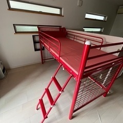 子供部屋に‼️ 赤いロフトベッド　