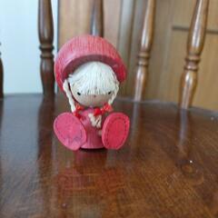 木で出来た人形です。