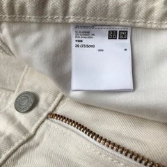 UNIQLO ホワイトジーンズの画像
