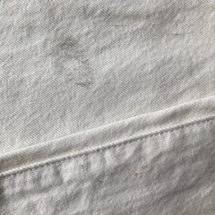 UNIQLO ホワイトジーンズの画像