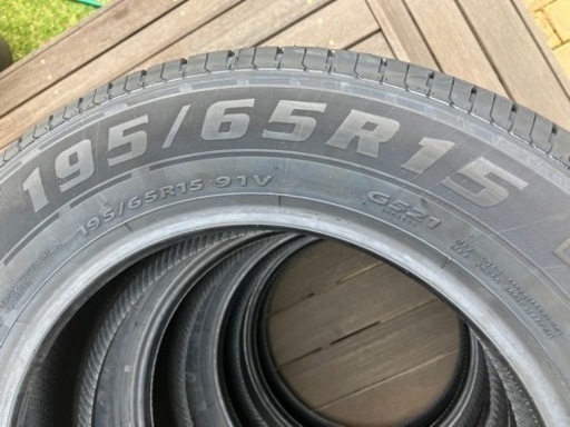 タイヤ　195/65R15 4本セット 新品未使用