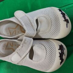 中古めぐみ幼稚園上履き　18ｃｍ