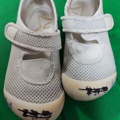 めぐみ幼稚園　上履き19cm　中古
