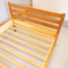 北欧デンマークのRY Mobler社より販売されていたHans.J.Wegner(ハンス.J.ウェグナー)デザイン、シングルベッドフレームです。木の素材感を活かしたシンプルで飽きの来ないデザイン♪DF317の画像