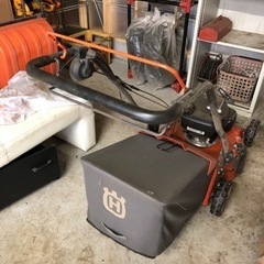 芝刈り機　　エンジン式　　自走の画像